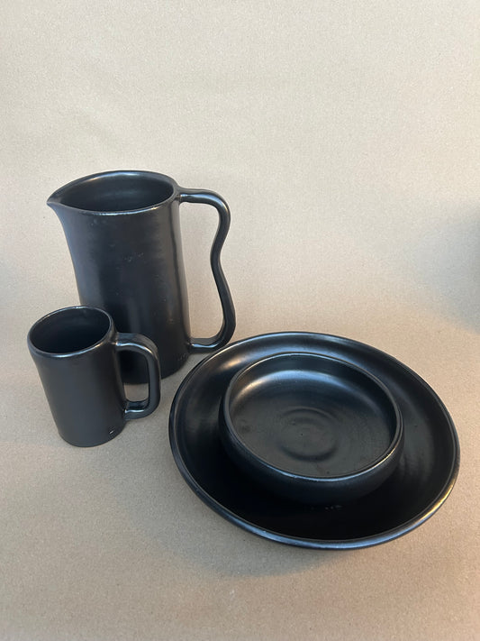 Black Dinner Set